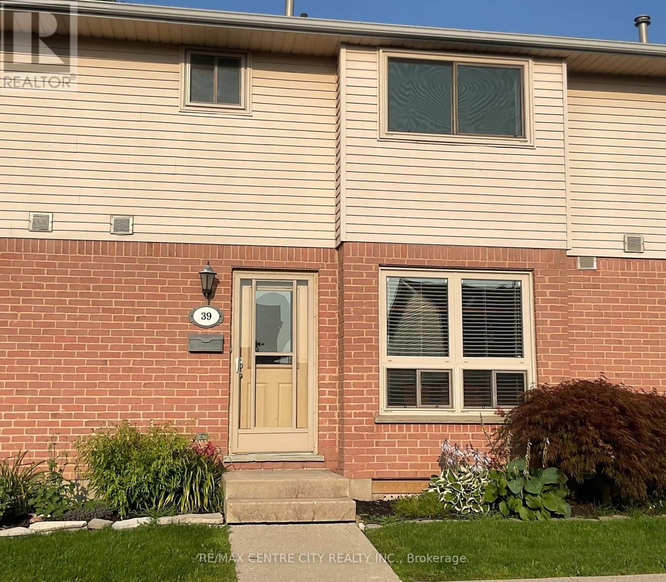 Property Photo: 89 Highview Avenue 39 ON N6C 5V8