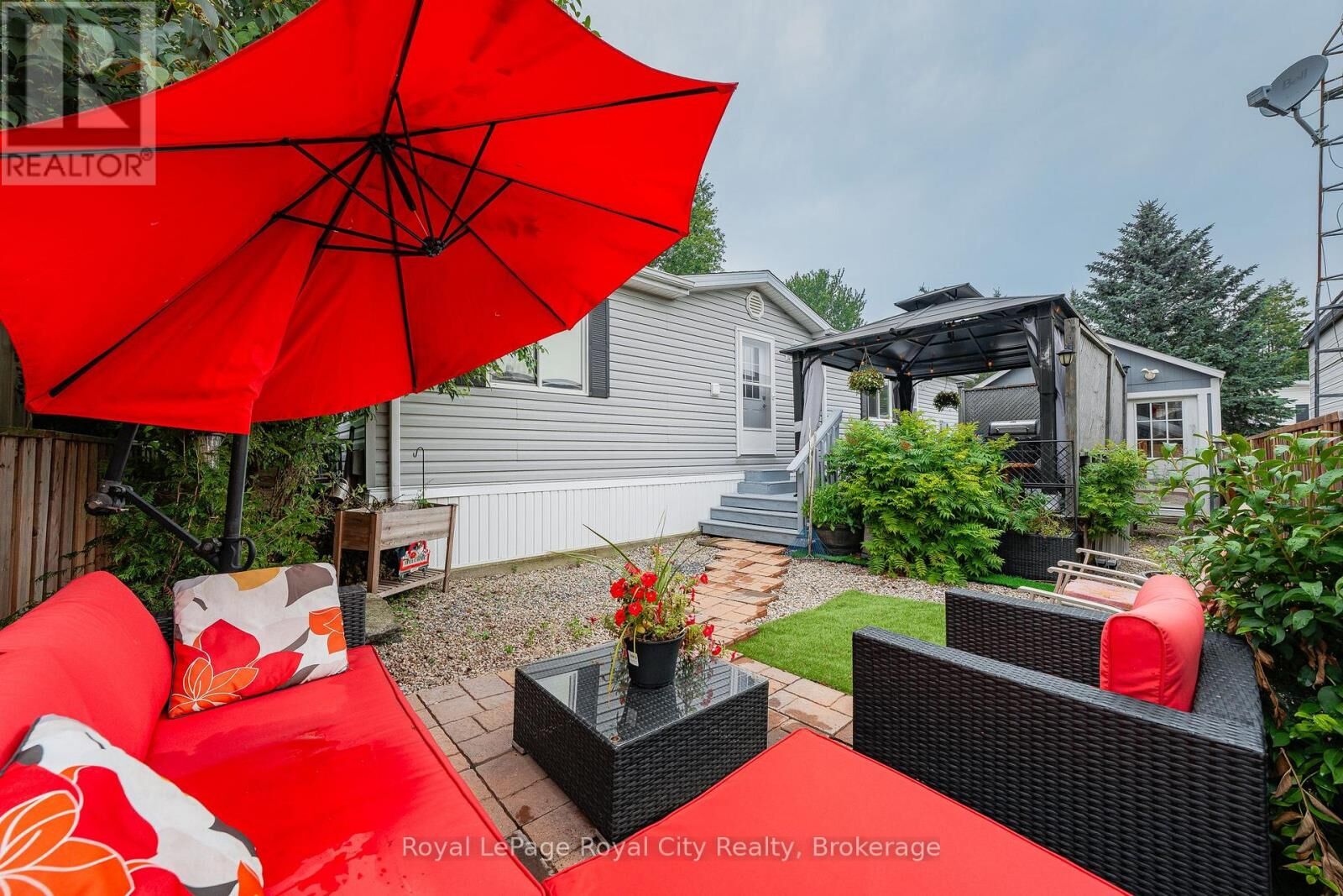 Property Photo:  6 Water Street  ON N1H 6H9 