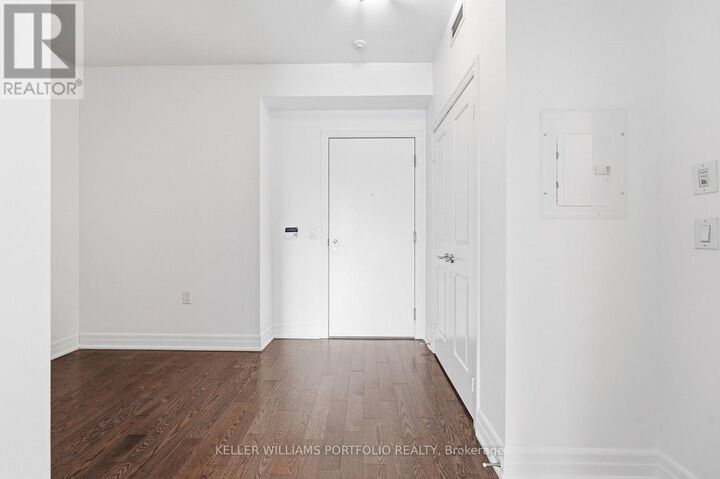 Property Photo:  8 The Esplanade 1904  ON M5E 0A6 