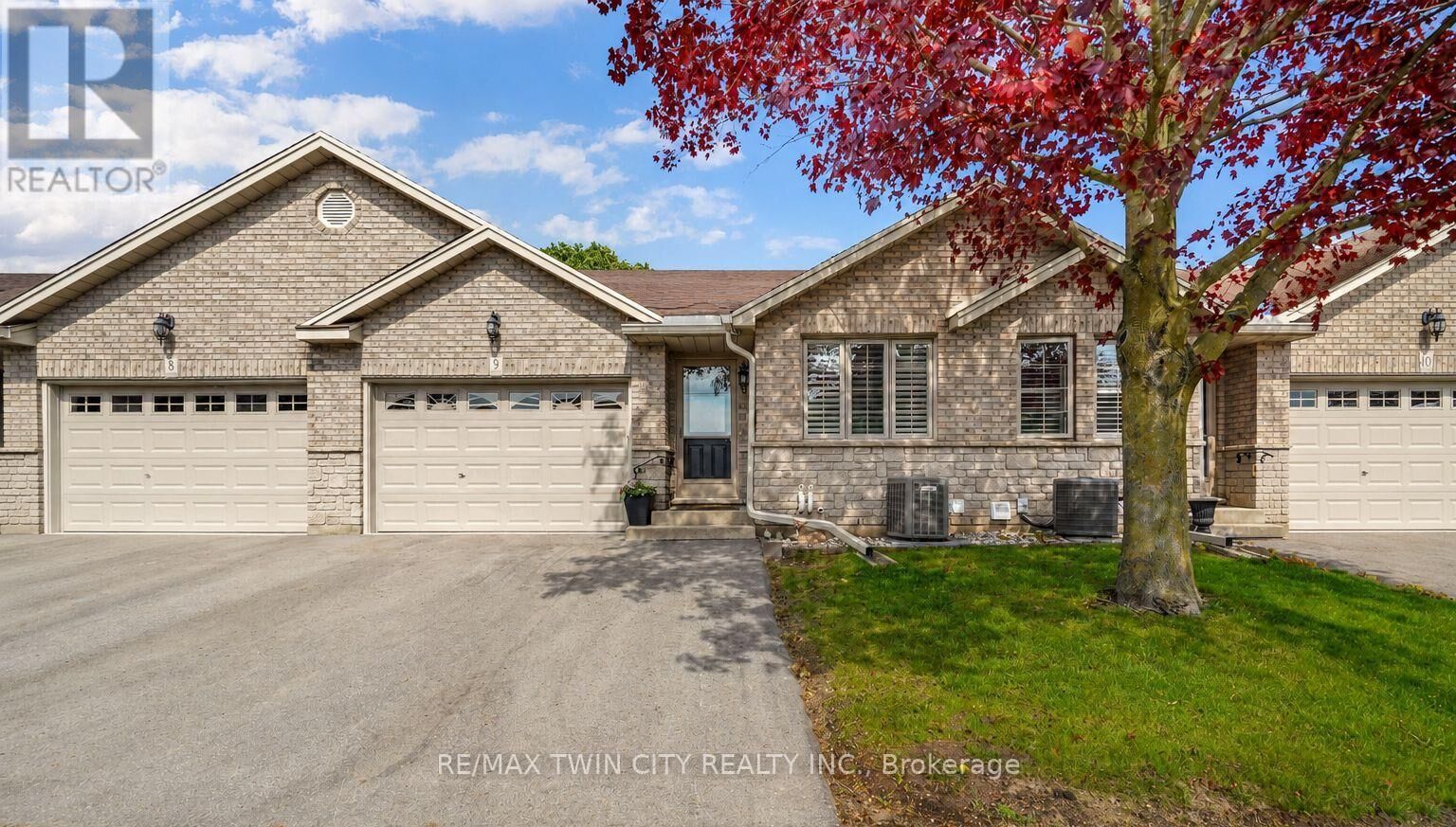 Property Photo:  24 Griffiths Drive  ON N3L 4C5 