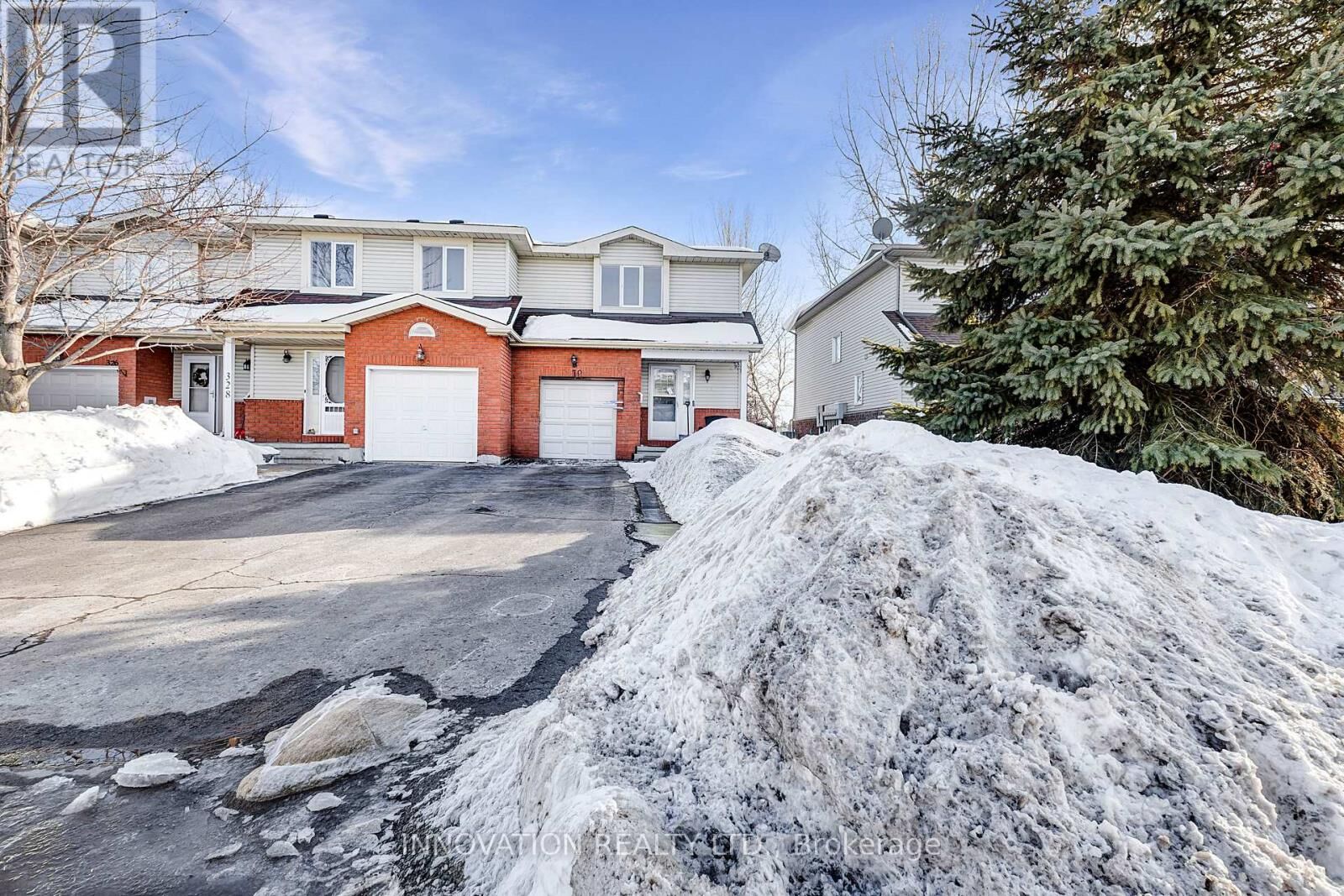 Property Photo: 330 Fairbrooke Court ON K7S 0E6