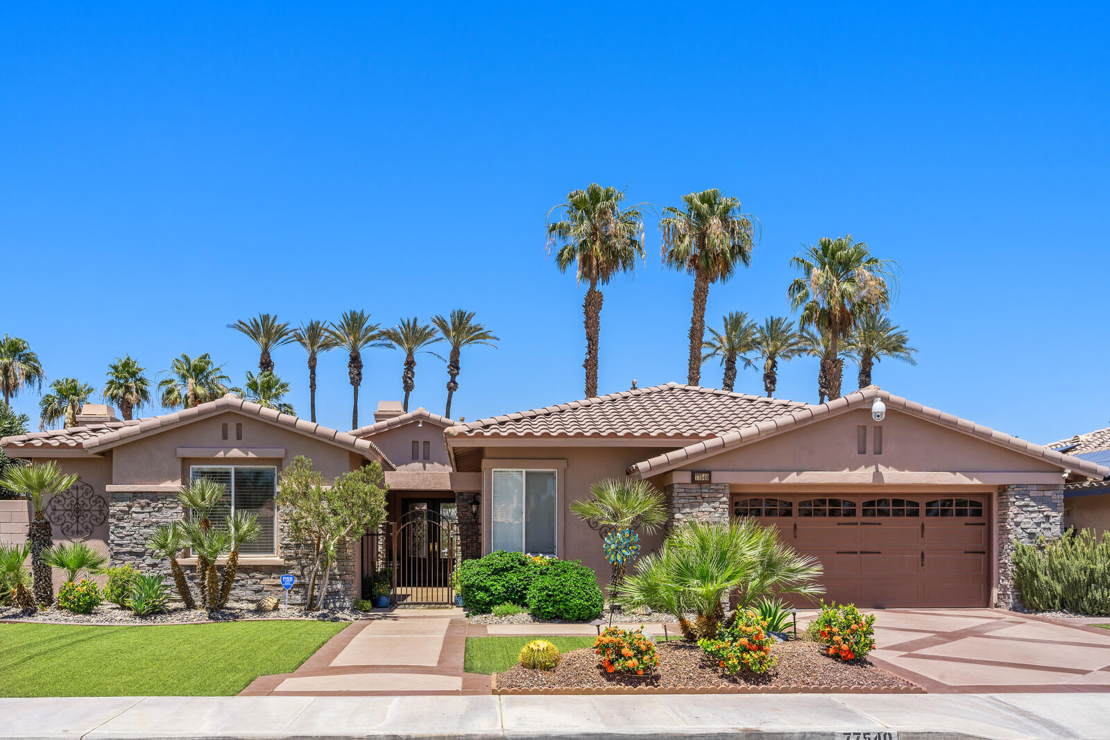 Property Photo: 77540 Barons Circle CA 92211