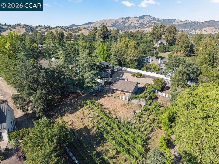 Property Photo:  189 Oak Rd  CA 94507 