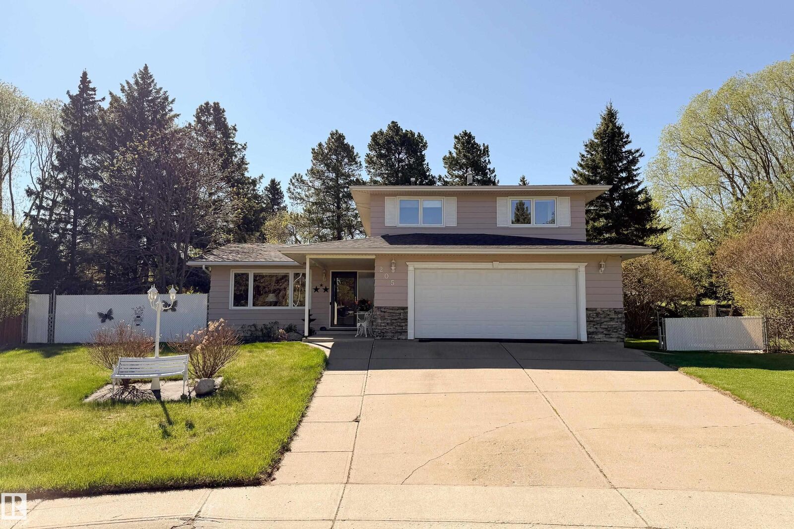 Property Photo: 205 Manor Court AB T8A 0S8