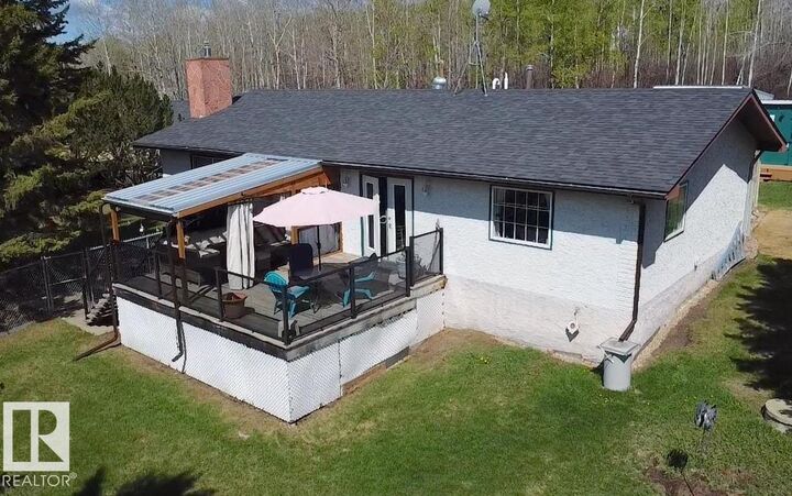 Property Photo:  11013 28 Highway 840  AB T0A 0C0 