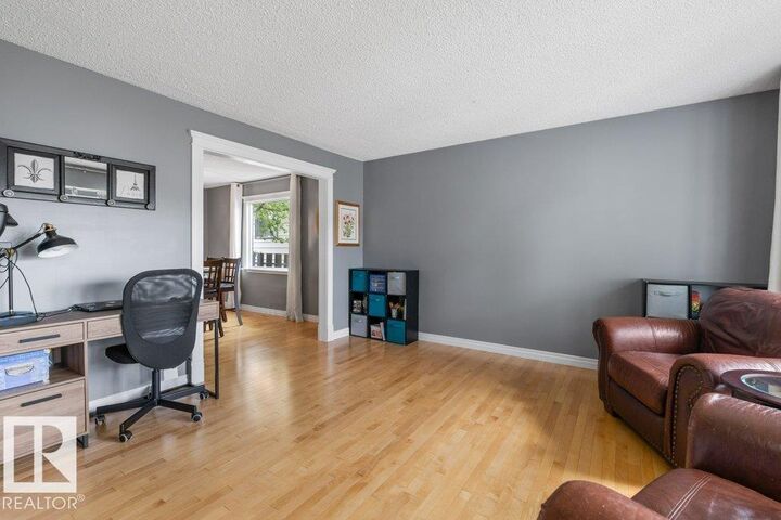 Property Photo: 17115 92 Street NW AB T5Z 2N1