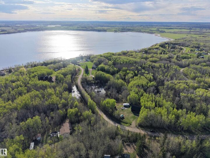 Property Photo:  322 Mons Lake Drive  AB T0A 3C0 