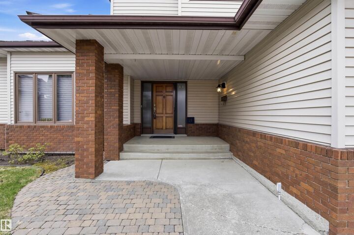 Property Photo:  21 Newport Drive  AB T8A 5L3 