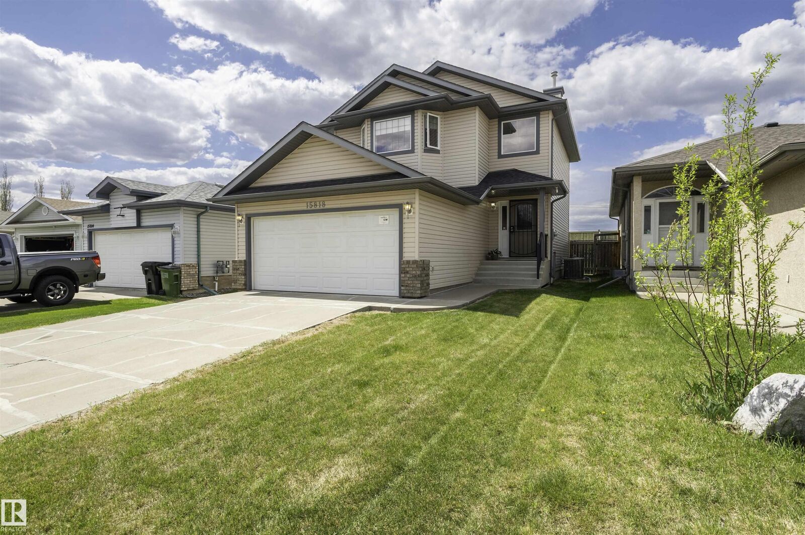 Property Photo:  15818 141 Street NW  AB T6V 1V7 