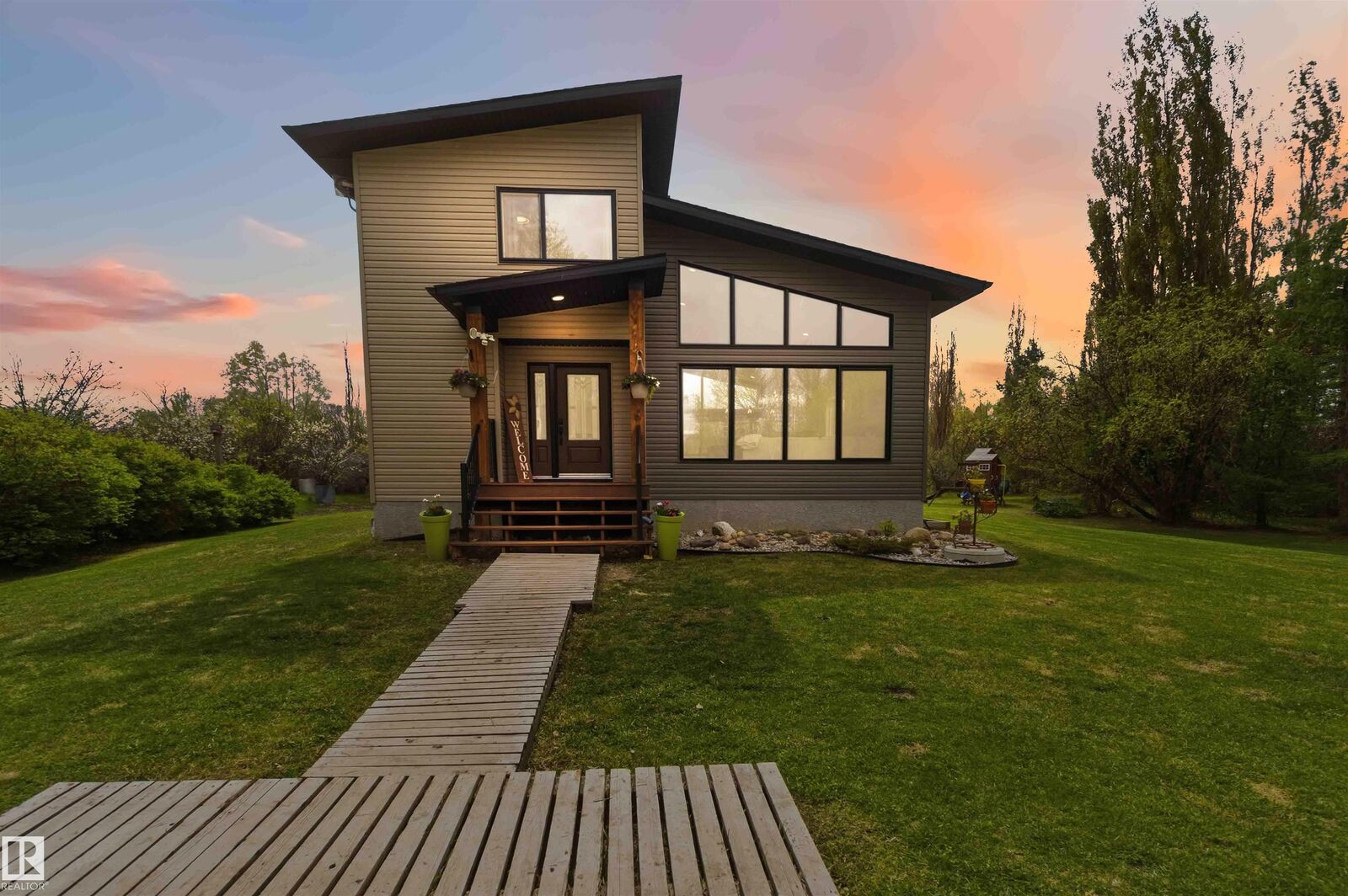Property Photo:  2011 Twp Road 510 11  AB T7Y 2N4 