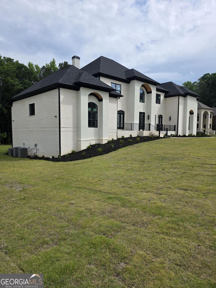 Property Photo:  220 Waltham Way  GA 30214 