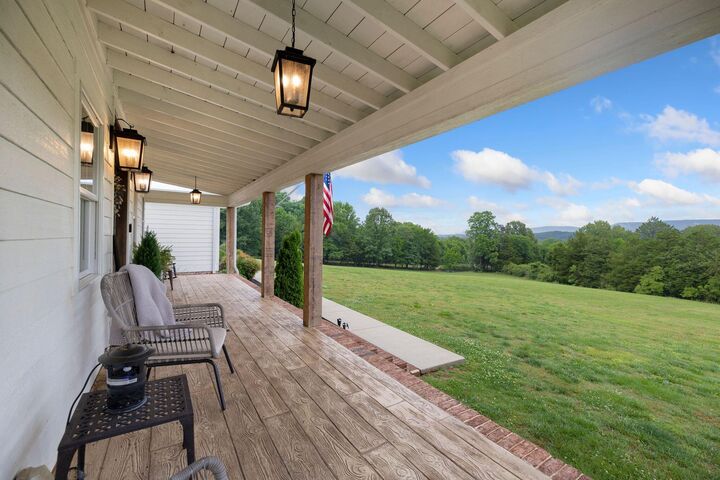 Property Photo: 6866 Daus Mountain Road TN 37397