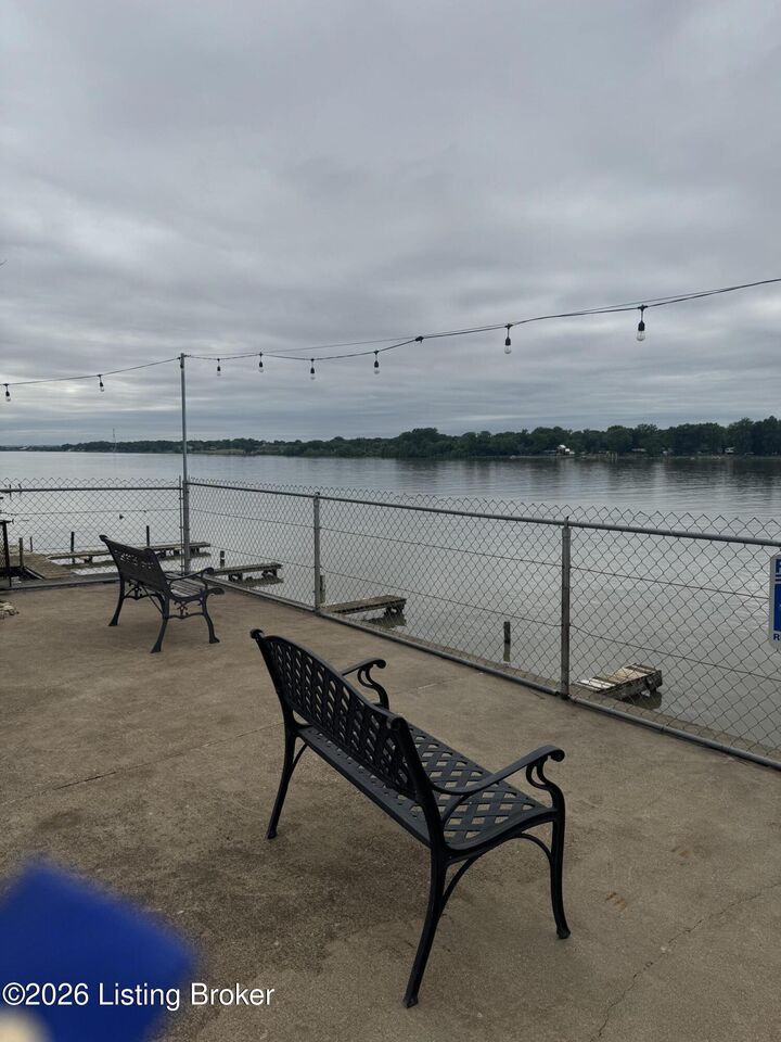 Property Photo: 911 W Riverside Dr KY 40207