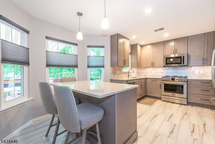 Property Photo:  11 Burnham Dr  NJ 07444 