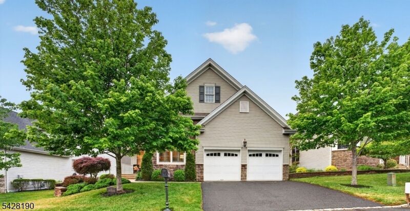 Property Photo: 4 Mayflower Ct NJ 08873