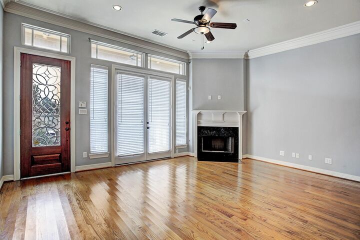 Property Photo:  1140 Robbie Street  TX 77009 