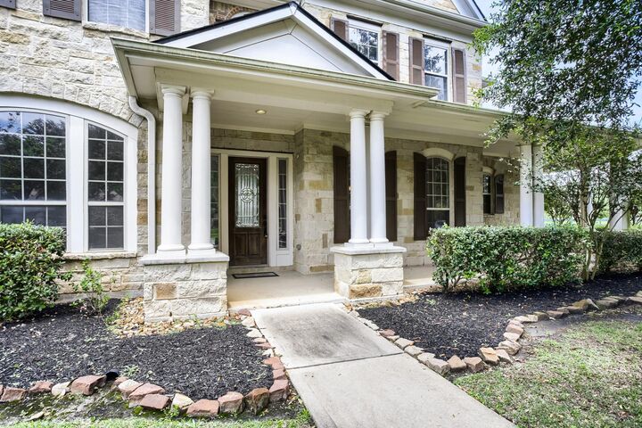 Property Photo:  5106 Water Oak Crescent  TX 77441 