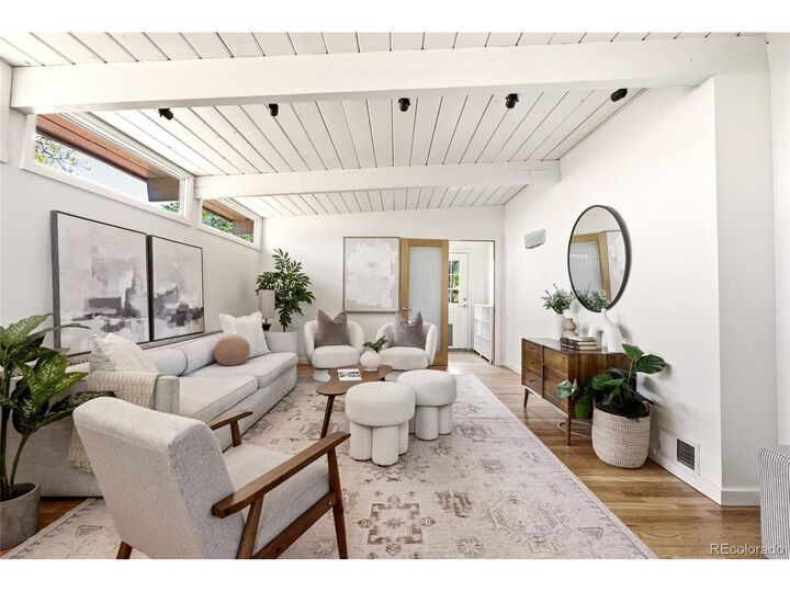 Property Photo:  1360 S Dahlia St  CO 80222 