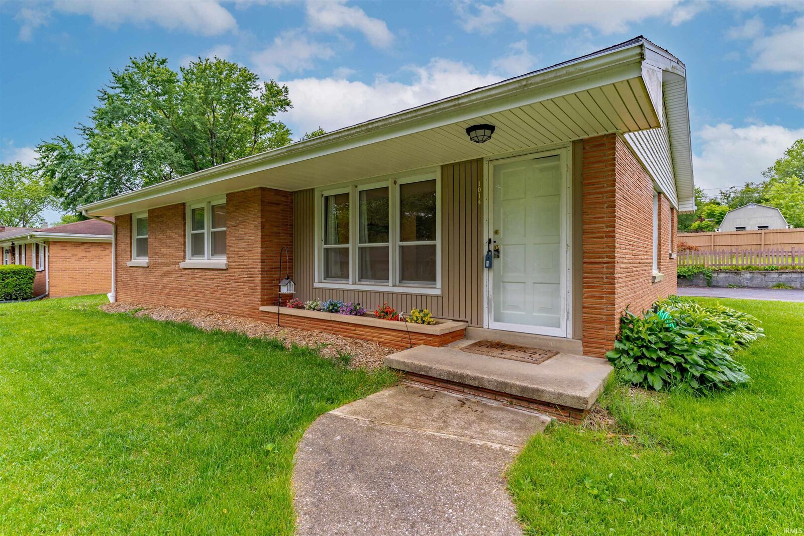 Property Photo:  1014 N Vine Street  IN 47601 