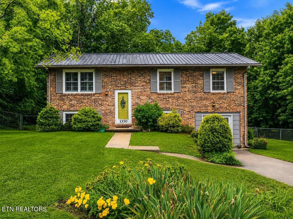 Property Photo:  1330 Scotsbury Circle  TN 37919 