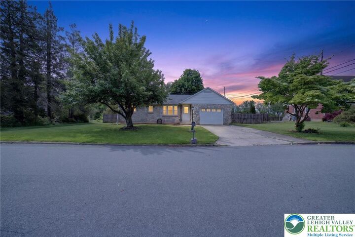 Property Photo:  1225 Brentwood Avenue  PA 18017 