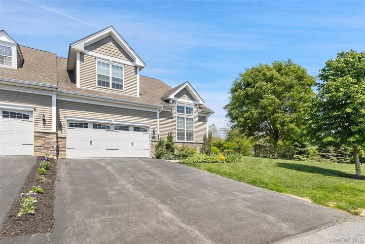 Property Photo:  2 Avondale Lane  NY 12590 