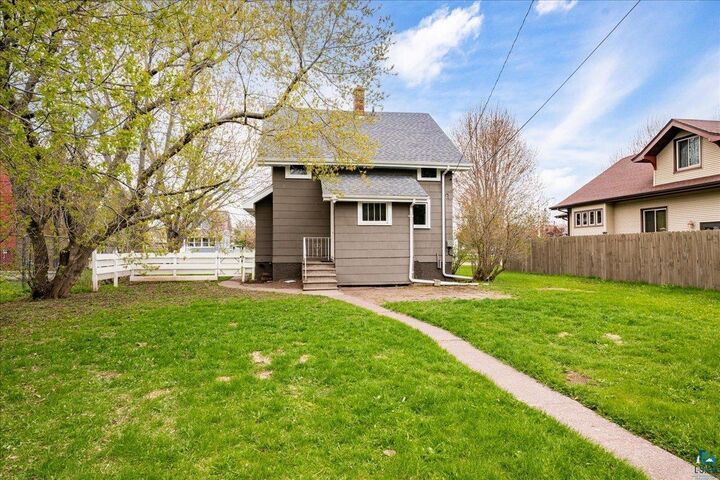 Property Photo:  903 E 5th St  WI 54880 