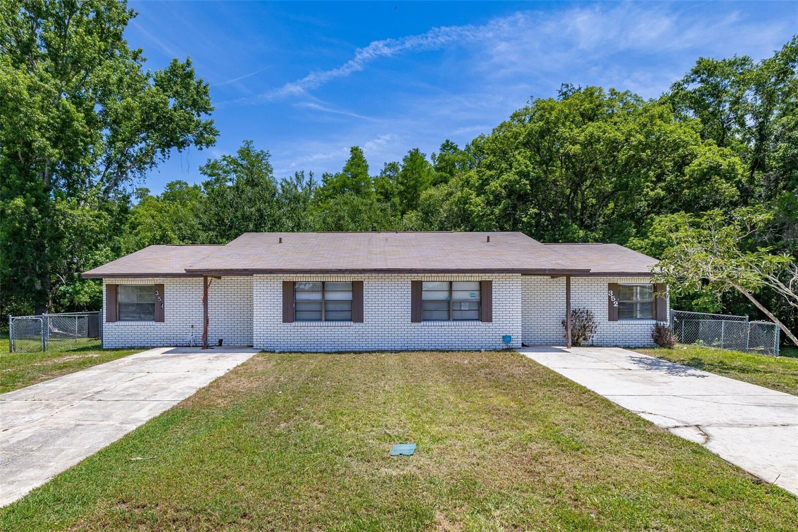 Property Photo: 352 Cocoa Court FL 34758