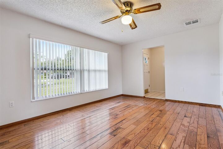 Property Photo:  4101 Playa Court  FL 32812 