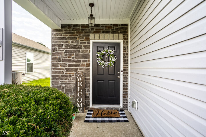 Property Photo: 3701 White Cliff Way IN 46075