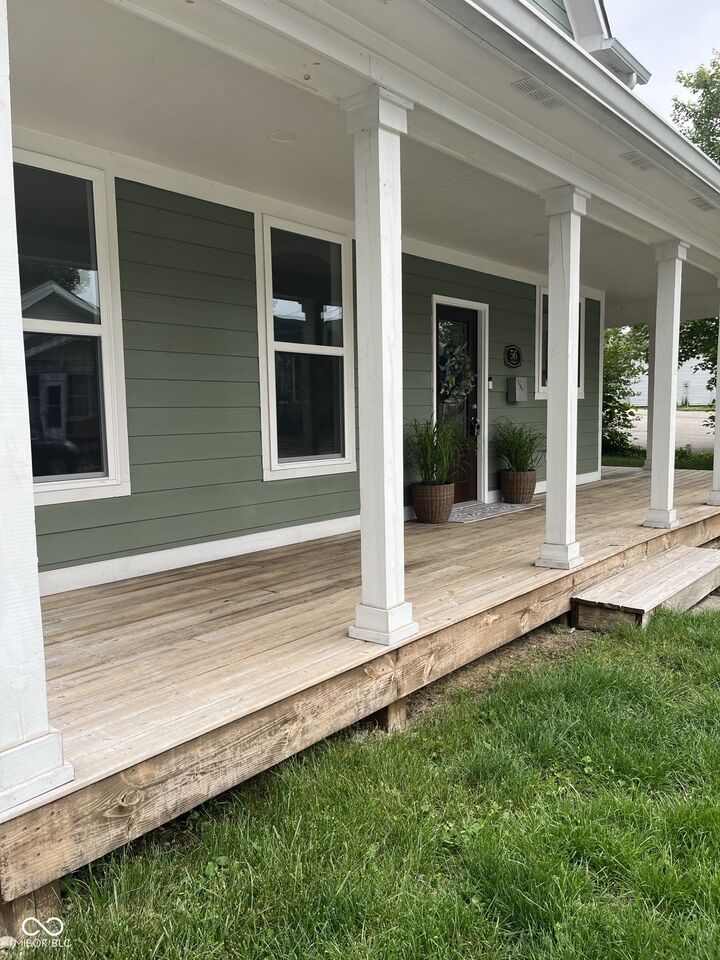 Property Photo: 56 E Main Street IN 46143
