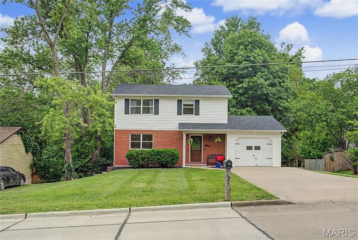 Property Photo: 405 N Shawnee Boulevard MO 63755