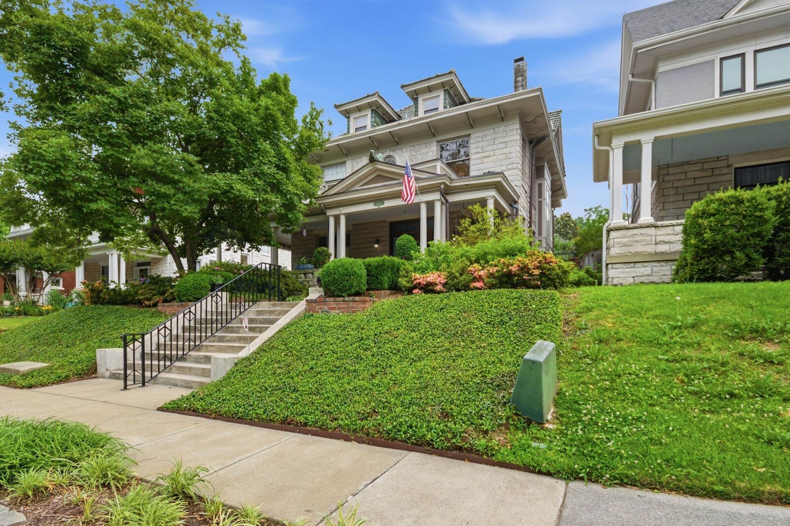 Property Photo: 1355 Peabody Ave TN 38104