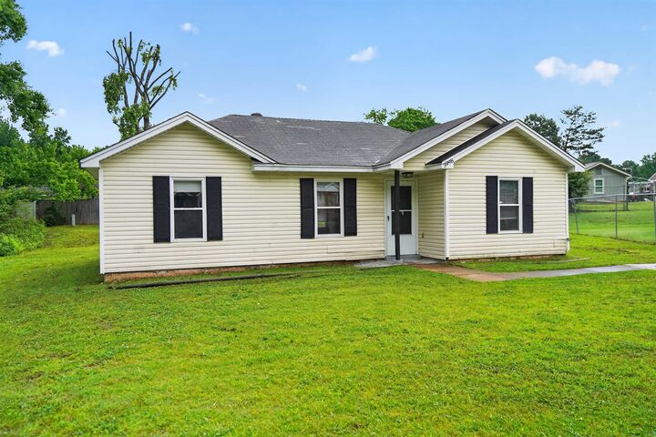 Property Photo:  3998 Schoolfield Cv  TN 38127 