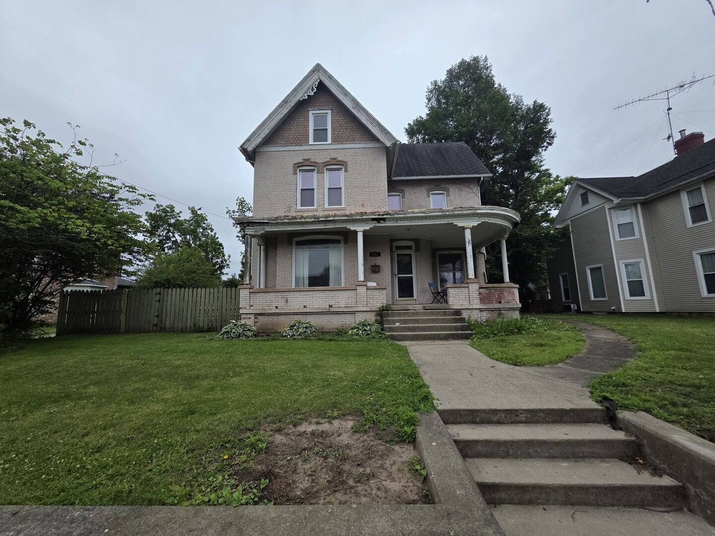 Property Photo:  302 E Court Street  IL 61944 