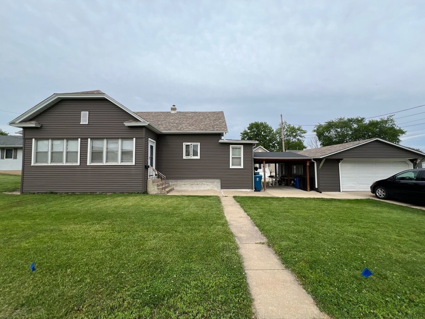 Property Photo:  1416 Prospect Avenue  IL 61354 