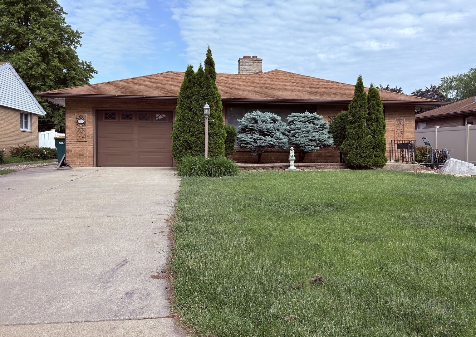 Property Photo:  910 Catherine Street  IL 60435 
