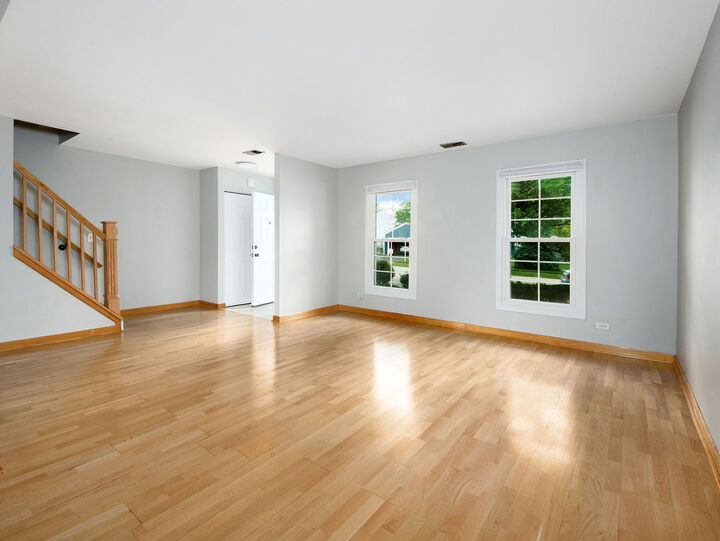 Property Photo: 748 Berwick Place IL 60172