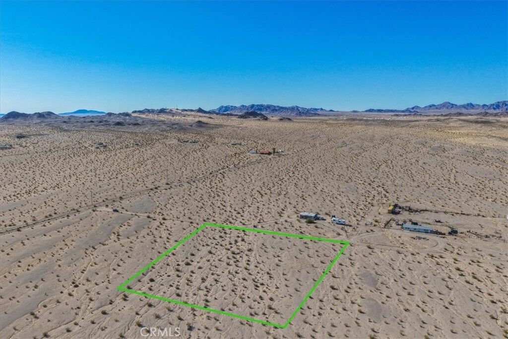 Property Photo: 127 Waylyn CA 92277