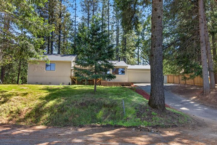 Property Photo:  5621 Daisy Circle  CA 95726 