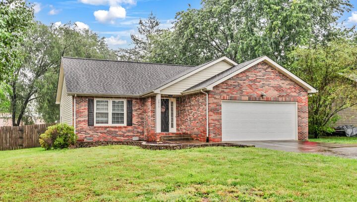 Property Photo: 2819 Fenton Ct TN 37040