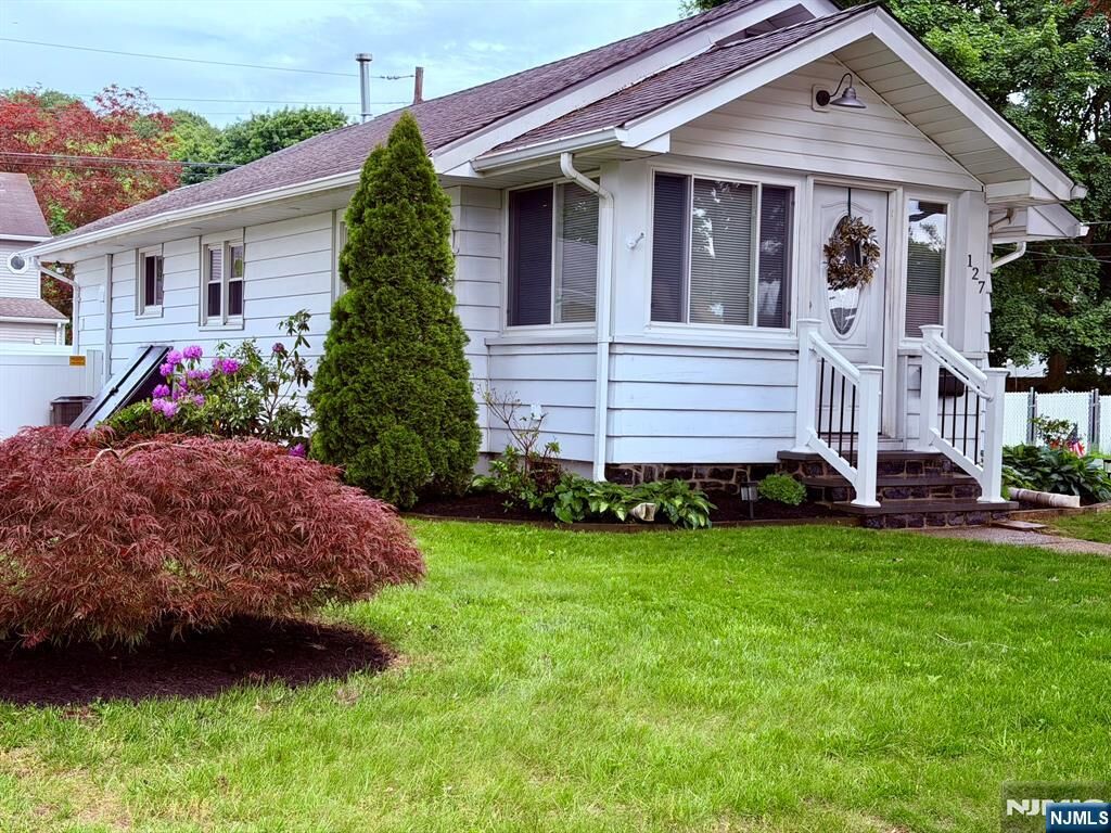 Property Photo:  127 Jackson Street  NJ 07420 