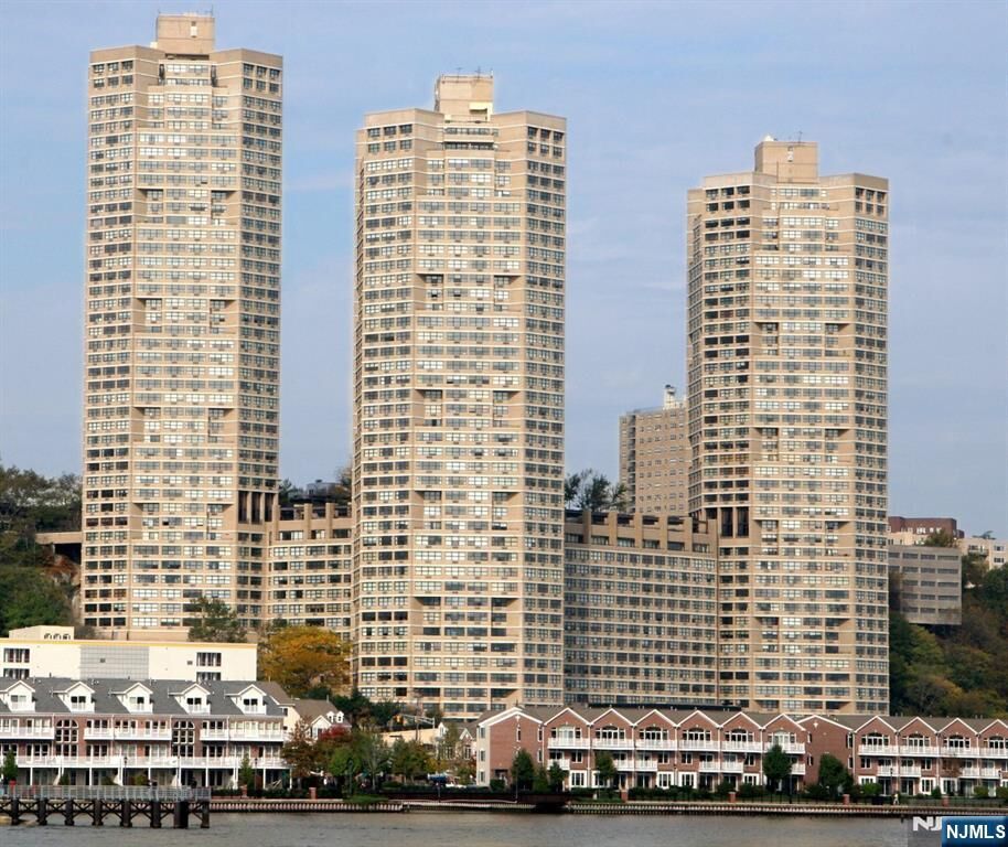 Property Photo:  7000 Kennedy Boulevard 25F  NJ 07093 