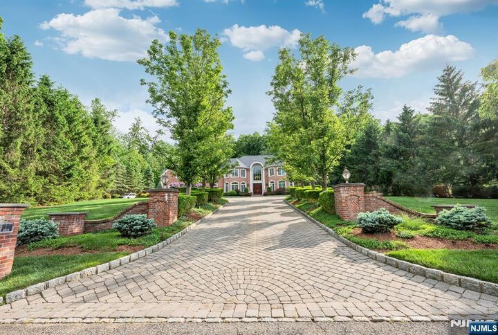 Property Photo:  68 Brams Hill Drive  NJ 07430 