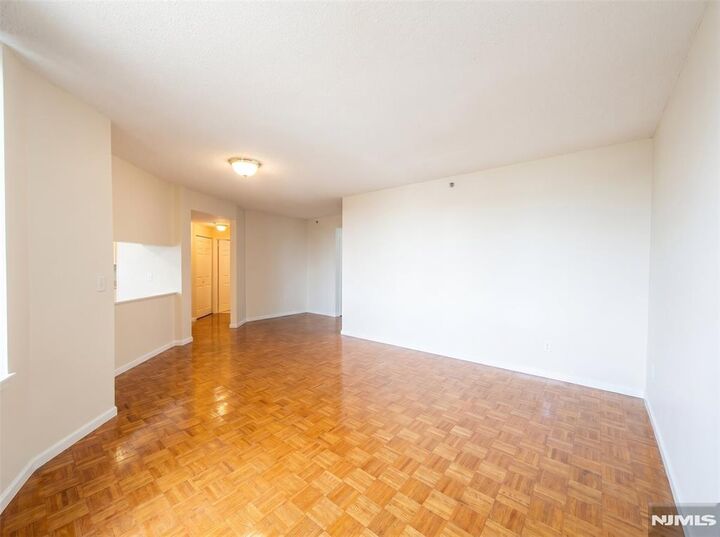 Property Photo:  100 Old Palisade Road 2201  NJ 07024 