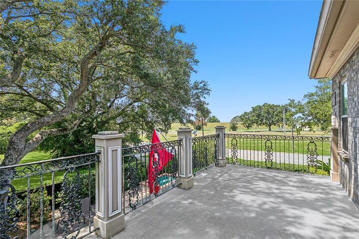 Property Photo: 6702 Beauregard Avenue LA 70124