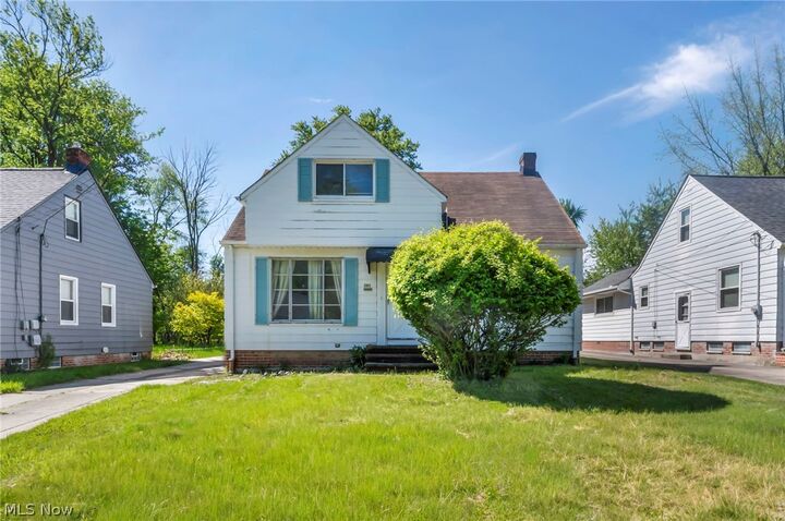 Property Photo: 15812 Grant Avenue OH 44137