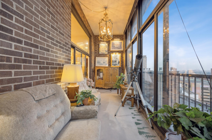 Property Photo: 1235 Yale Place 1701 MN 55403