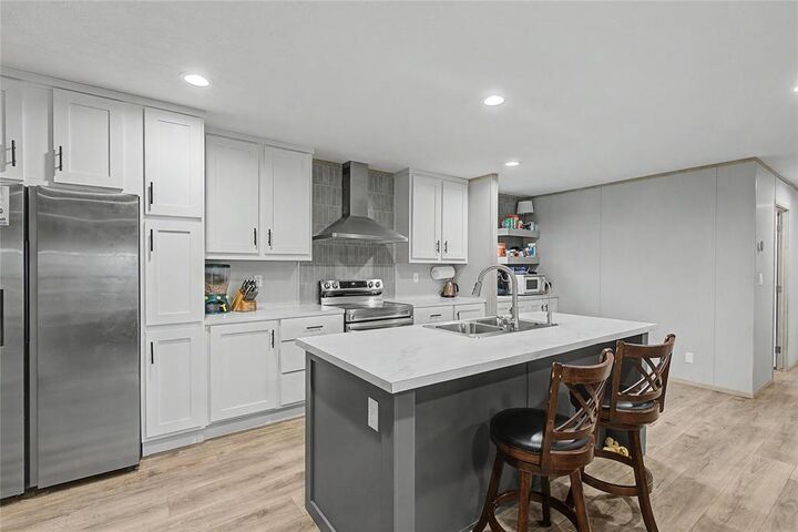 Property Photo: 6065 Timber Trail TX 76020