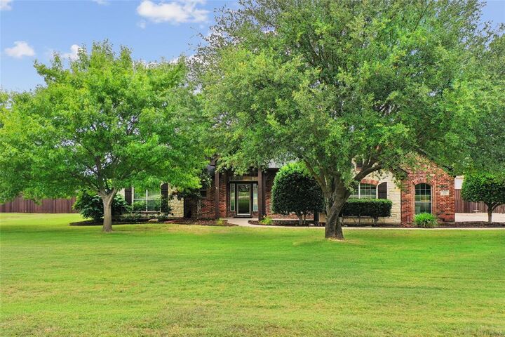 Property Photo: 3011 John T Lane TX 76065